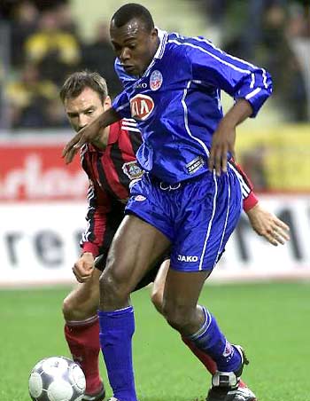 足在国际舞 足在国际舞